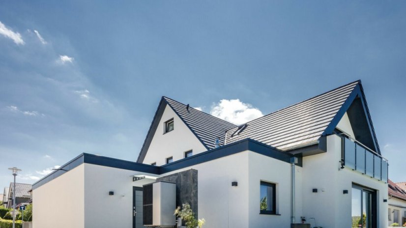 Keramická taška DOMINO 1/1 - Barva: Engoba šedá 66, Typ tašky: Základní taška, Typ krytiny: Pálená taška, Název: DOMINO