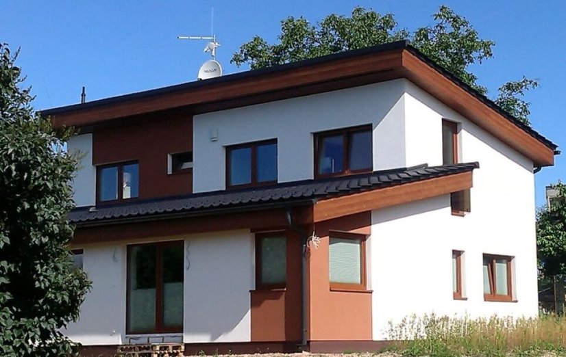 Keramická taška RUBÍN 9 1/1 - Druh krytiny BRAMAC: Keramické tašky, Barvy BRAMAC: Engoba měděná, Typ krytiny BRAMAC: RUBÍN 9, Typ tašky: Základní taška