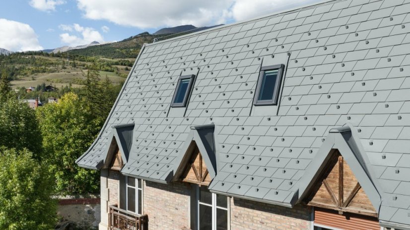 Falcovaný šindel PREFA - Barva: RAL 9005 černá, Typ krytiny: Falcovaný šindel PREFA