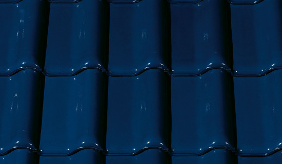 Keramická taška FUTURA 1/1 - Barva: Engoba vínově červená, Typ tašky: Základní taška, Typ krytiny: Pálená taška, Název: FUTURA