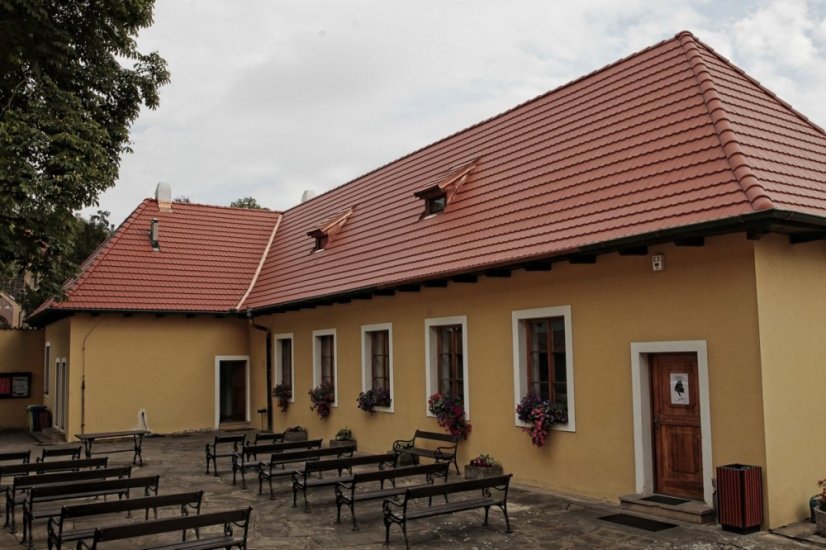 Betonová taška Rundo 1/1 - Typ tašky: Základní taška, Třída kvality: Terran EVO, Barva Terran: Mocca