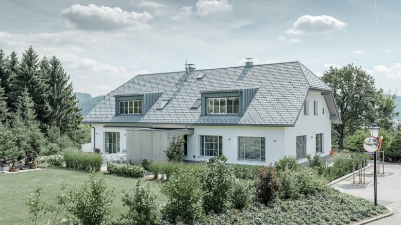 Falcovaný šindel PREFA - Barva: RAL 9005 černá, Typ krytiny: Falcovaný šindel PREFA