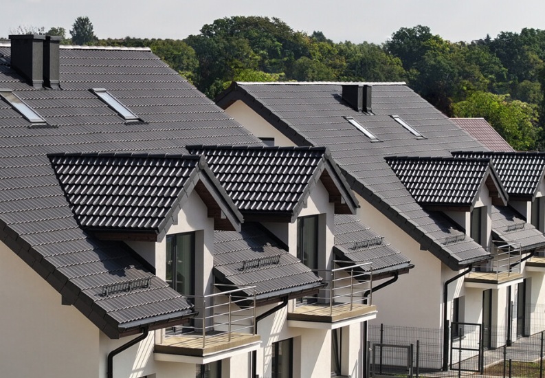 Betonová taška GÖTEBORG 1/1 - Barva: Tmavě šedá PLANAR, Typ tašky: Základní taška, Typ krytiny: Betonová taška, Název: GÖTEBORG