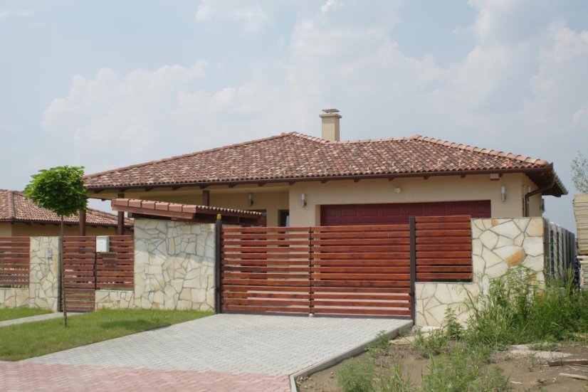 Betonová taška Coppo 2018 1/1 - Typ tašky: Základní taška, Třída kvality: Terran ColorSystem, Barva Terran: Modena