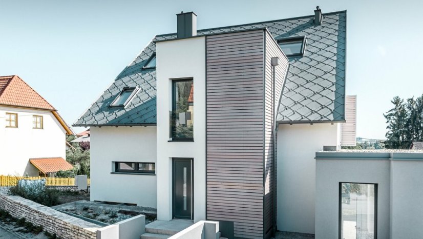 Falcovaná šablona 44 × 44 PREFA - Barva: RAL 3009 tmavě červená, Typ krytiny: Falcovaná šablona 44 × 44 PREFA