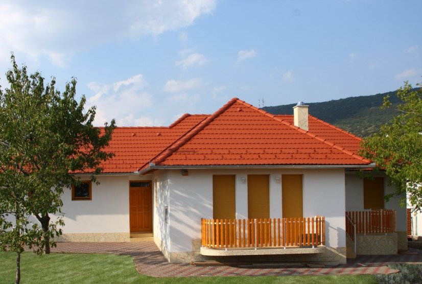 Betonová taška Rundo 1/1 - Typ tašky: Základní taška, Třída kvality: Terran EVO, Barva Terran: Mocca