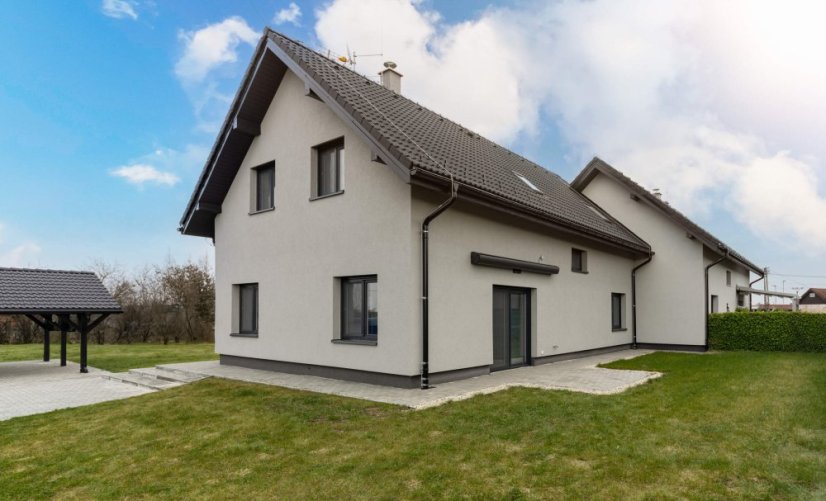 Beta 1/1 - Barva: Hnědá, Typ tašky: Základní taška, Typ krytiny: Betonová taška, Název: Beta, Povrchová úprava: Elegant - matná