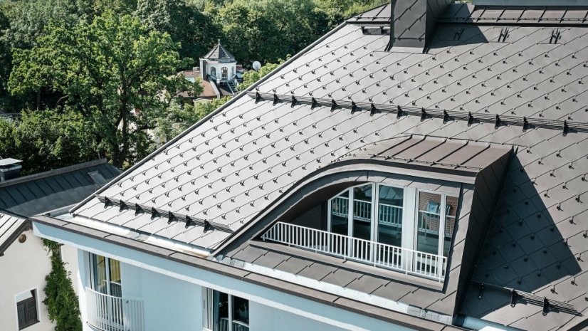 Falcovaná šablona 44 × 44 PREFA - Barva: RAL 3009 tmavě červená, Typ krytiny: Falcovaná šablona 44 × 44 PREFA