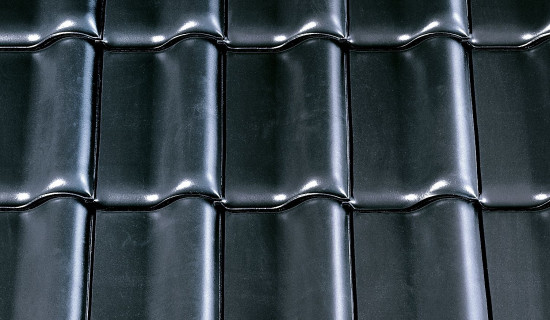 Keramická taška FUTURA 1/1 - Barva: Engoba vínově červená, Typ tašky: Základní taška, Typ krytiny: Pálená taška, Název: FUTURA