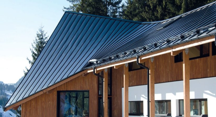 Falcovaná střešní krytina ROVA Seamline - Barva: Dle vzorníku na vyžádání, Typ krytiny: ROVA Seamline FOP, Materiál: ocel, Třída kvality: ROVA Classic (standartní barvy), Šířka plechu: 407 mm