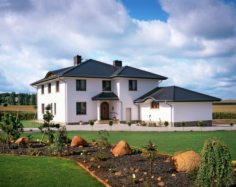 Keramická taška OPÁL 1/1 - Druh krytiny BRAMAC: Keramické tašky, Barvy BRAMAC: Glazura černá, Typ krytiny BRAMAC: OPÁL, Typ tašky: Základní taška