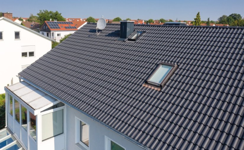 Betonová taška BREMA - Barva: Tmavě šedá PLANAR, Typ tašky: Základní taška, Typ krytiny: Betonová taška, Název: BREMA