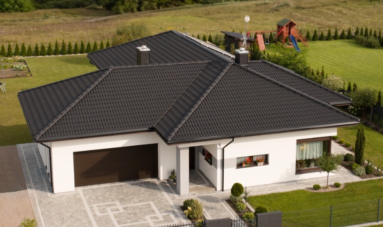 Betonová taška GÖTEBORG 1/1 - Barva: Tmavě šedá PLANAR, Typ tašky: Základní taška, Typ krytiny: Betonová taška, Název: GÖTEBORG