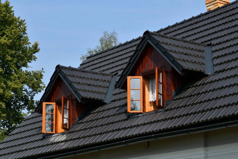 Keramická taška GRANÁT 11 1/1 - Druh krytiny BRAMAC: Keramické tašky, Barvy BRAMAC: Engoba měděná, Typ krytiny BRAMAC: GRANÁT 11, Typ tašky: Základní taška