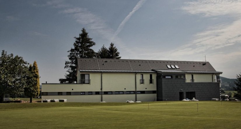 Betonová taška DANUBIA 1/1 - Typ tašky: Základní taška, Třída kvality: Terran INOVA, Barva Terran: Cihlově červená