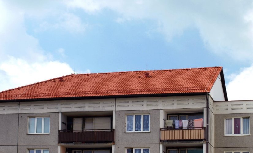 Beta 1/1 - Barva: Černá, Typ tašky: Základní taška, Typ krytiny: Betonová taška, Název: Beta, Povrchová úprava: Elegant - matná