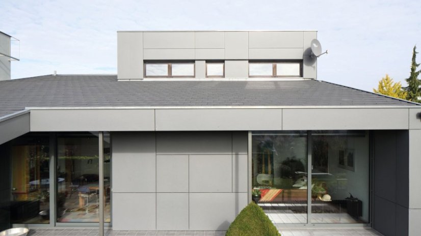 Betonová taška KAPSTADT 1/1 - Barva: Červená, Typ tašky: Základní taška, Typ krytiny: Betonová taška, Název: KAPSTADT