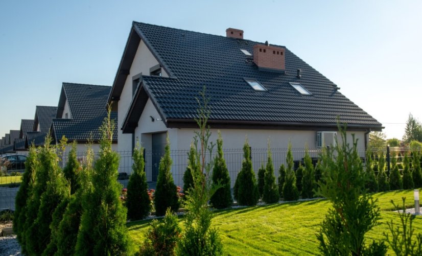 Betonová taška GÖTEBORG 1/1 - Barva: Tmavě šedá PLANAR, Typ tašky: Základní taška, Typ krytiny: Betonová taška, Název: GÖTEBORG