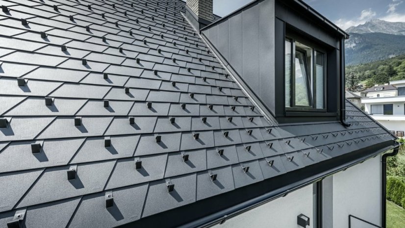 Falcovaný šindel PREFA - Barva: RAL 9005 černá, Typ krytiny: Falcovaný šindel PREFA