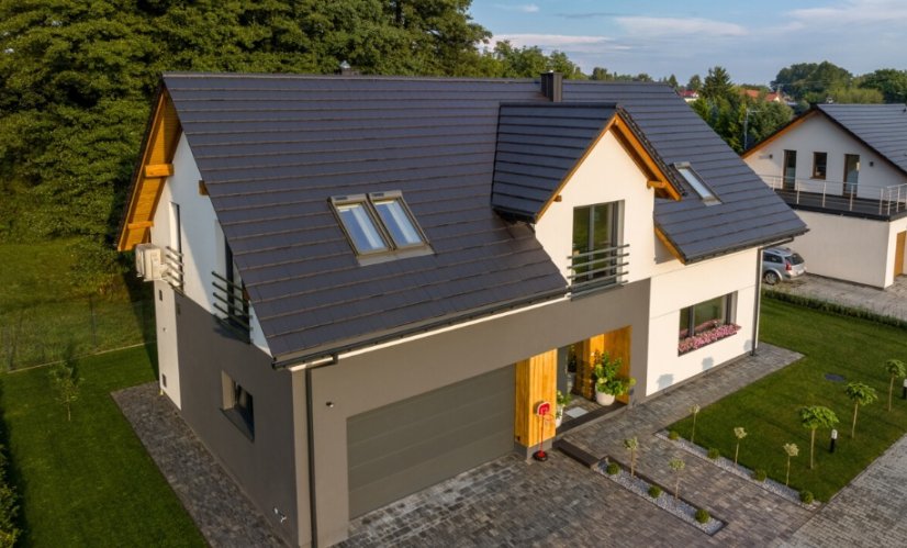 Keramická taška SIMPLA 1/1 - Barva: Černá glazura, Typ tašky: Základní taška, Typ krytiny: Pálená taška, Název: SIMPLA