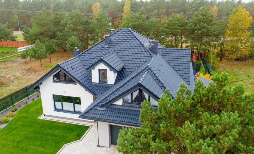 Betonová taška GÖTEBORG 1/1 - Barva: Tmavě šedá PLANAR, Typ tašky: Základní taška, Typ krytiny: Betonová taška, Název: GÖTEBORG