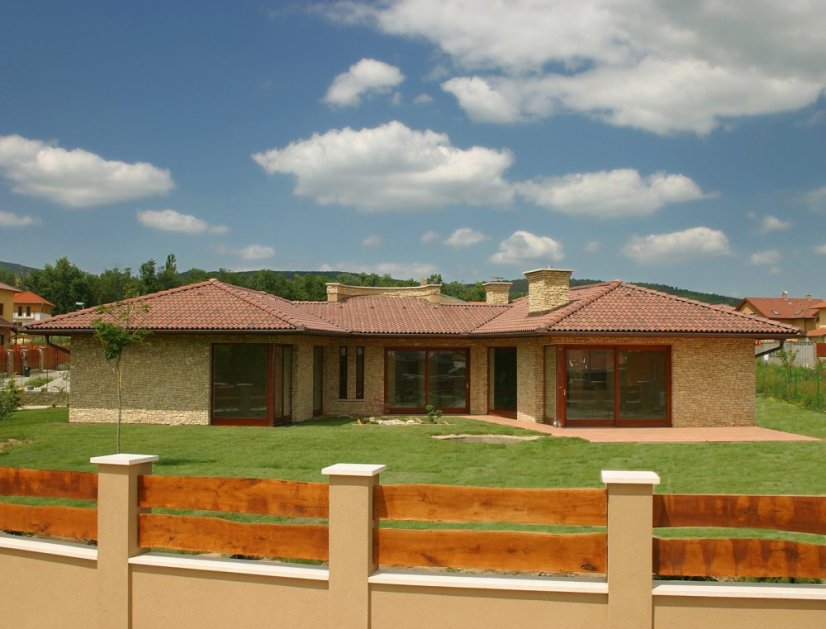 Betonová taška Coppo 2018 1/1 - Typ tašky: Základní taška, Třída kvality: Terran ColorSystem, Barva Terran: Modena